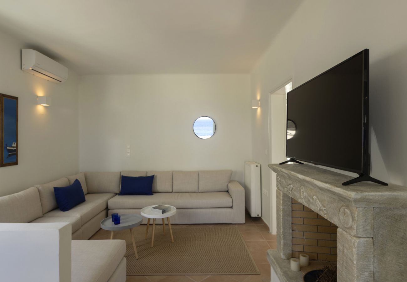 Villa in Ampelas - Stunning Beachfront 3BR Villa that has it ALL! 