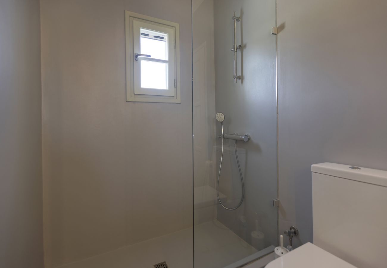 Villa in Ampelas - Stunning Beachfront 3BR Villa that has it ALL! 