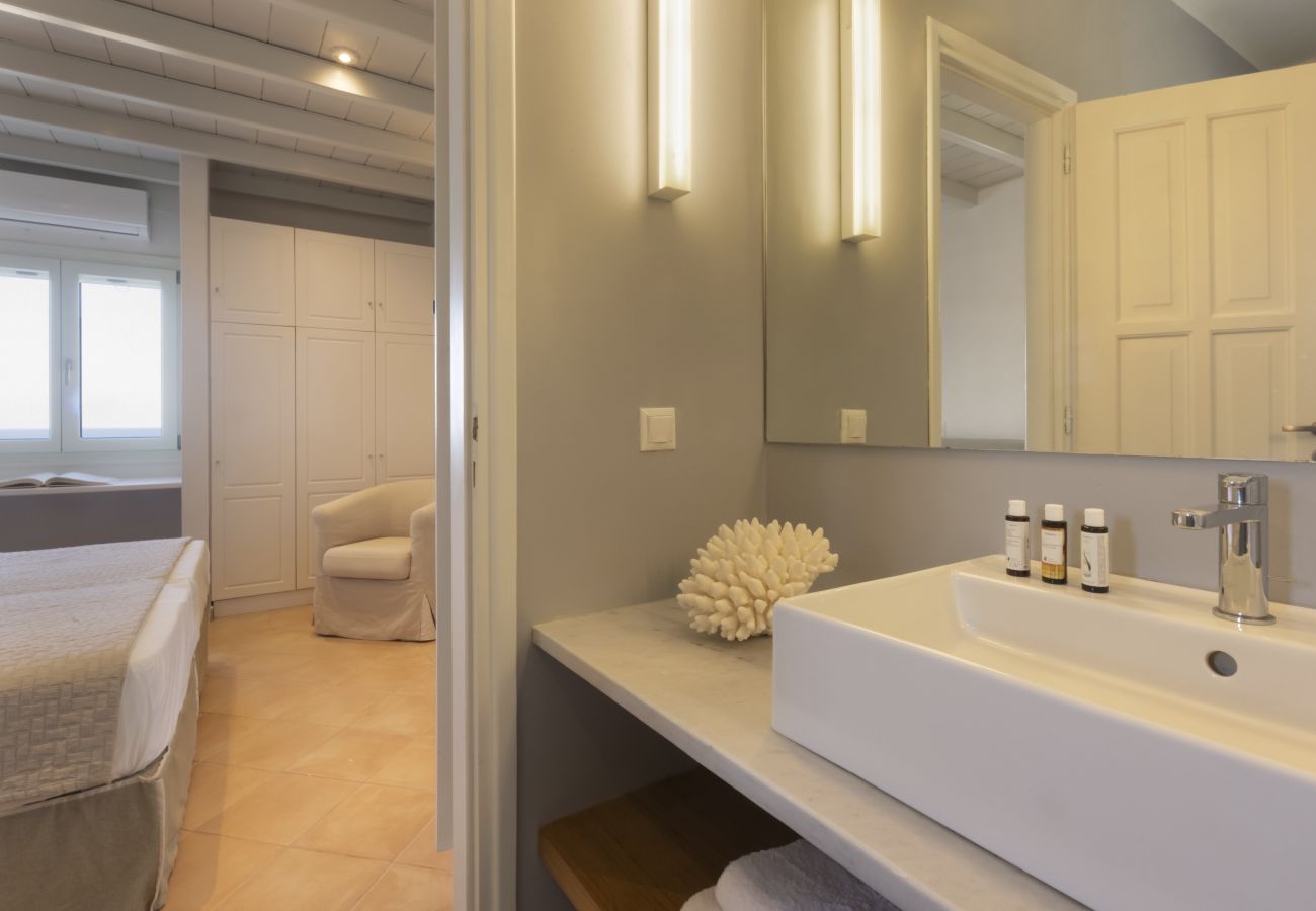 Villa in Ampelas - Stunning Beachfront 3BR Villa that has it ALL! 