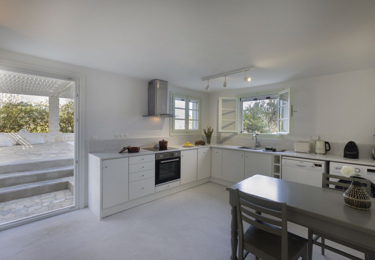 Villa in Ampelas - Stunning Beachfront 3BR Villa that has it ALL! 