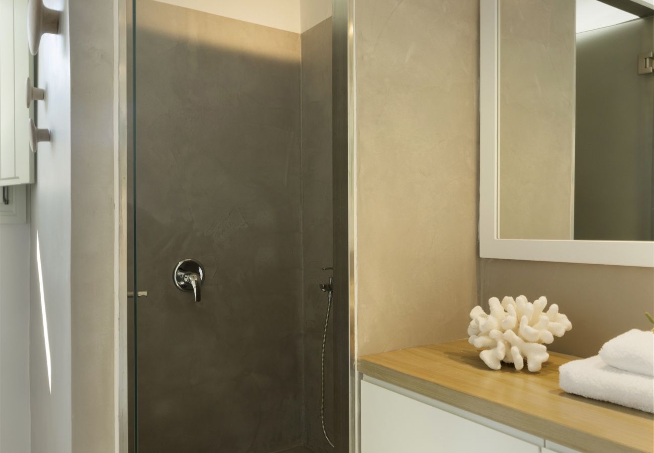 Villa in Ampelas - Stunning Beachfront 3BR Villa that has it ALL! 