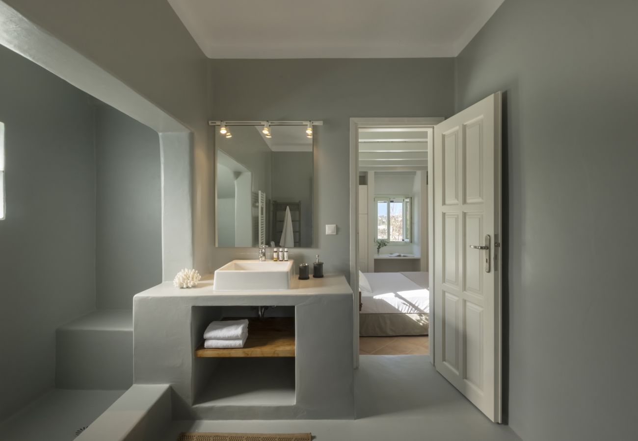 Villa in Ampelas - Stunning Beachfront 3BR Villa that has it ALL! 