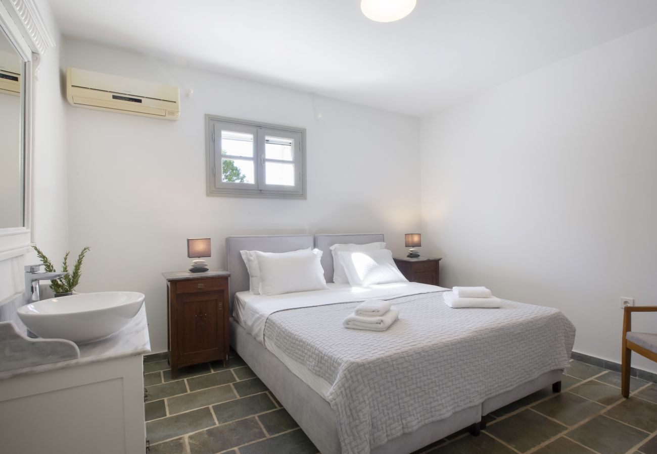 Villa in Ampelas - Villa Rinia - Seaview villa 