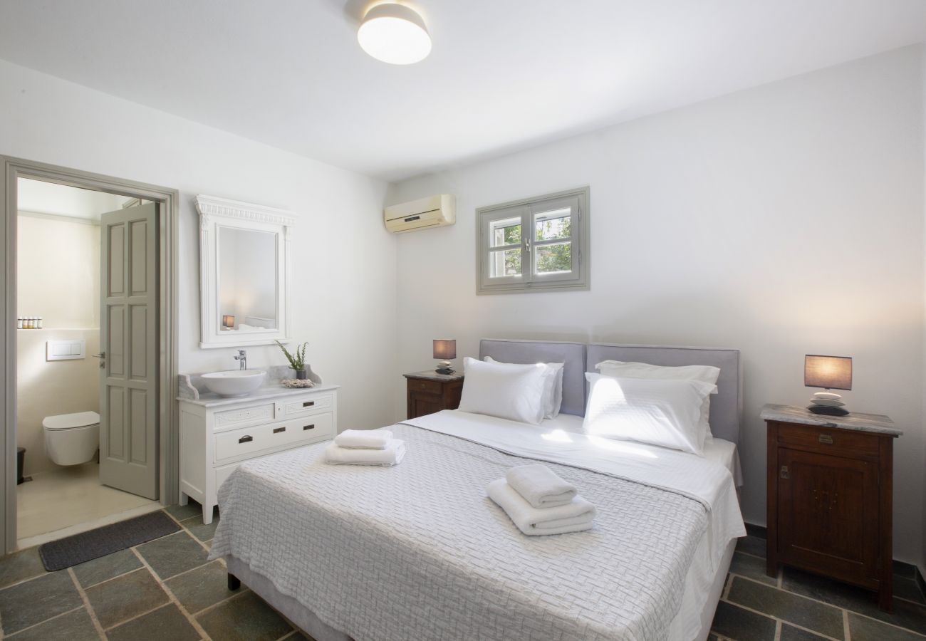 Villa in Ampelas - Villa Rinia - Seaview villa 