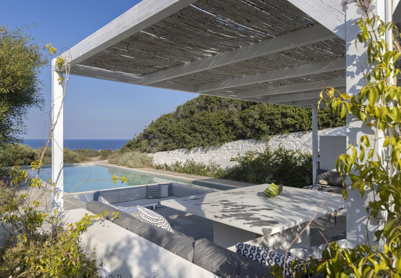 Villa in Ampelas - Beautiful 10-person Family Villa with Great Views 