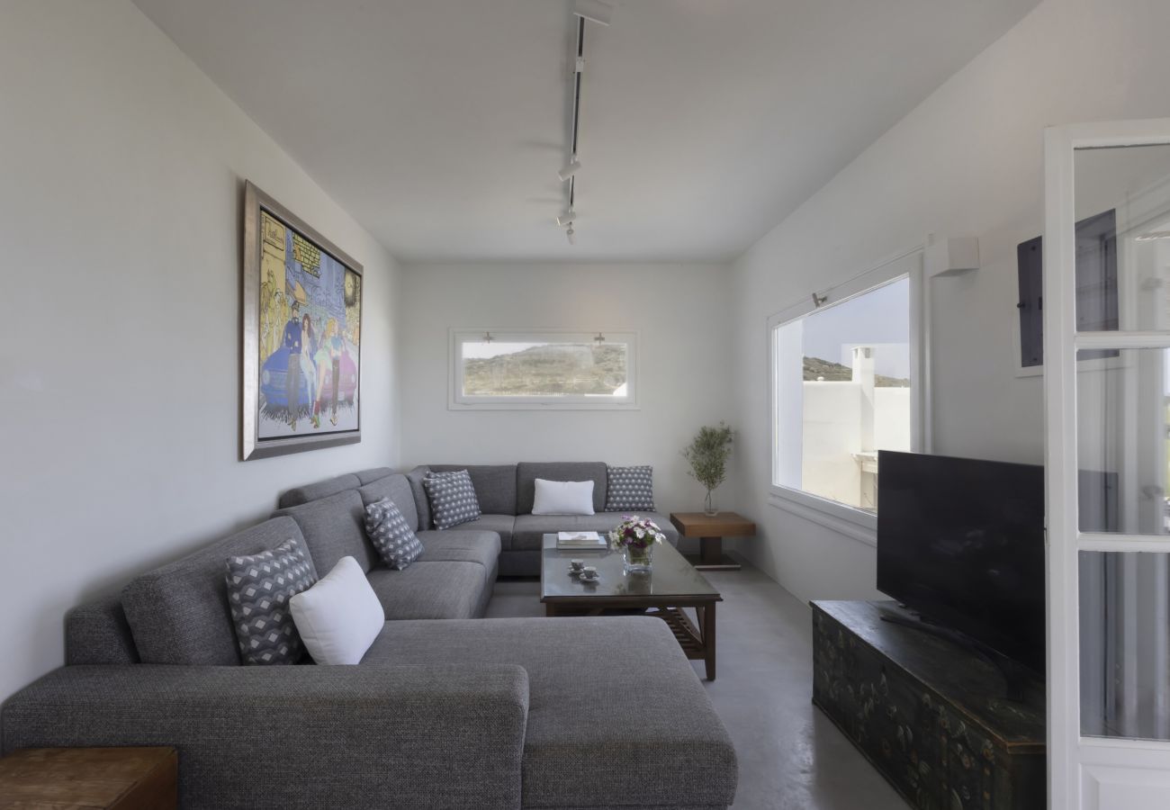 Villa in Ampelas - Beautiful 10-person Family Villa with Great Views 