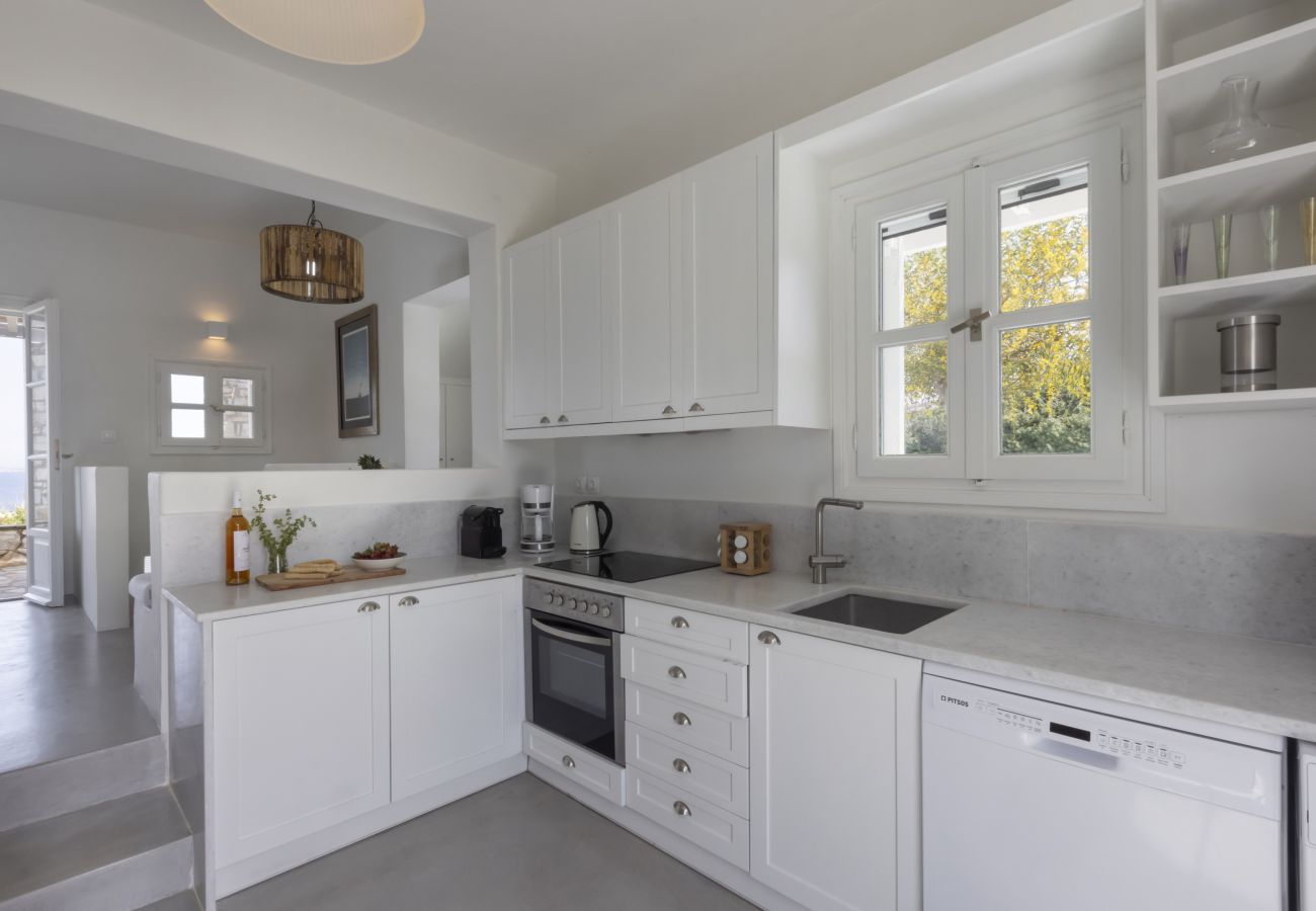 Villa in Ampelas - Beautiful 10-person Family Villa with Great Views 