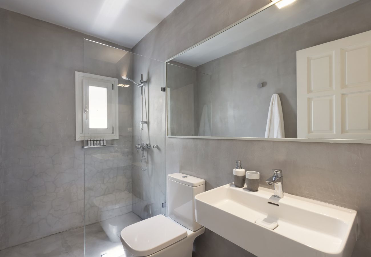 Villa in Ampelas - Beautiful 10-person Family Villa with Great Views 