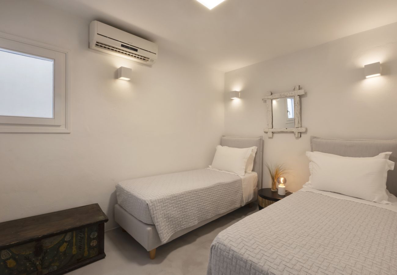 Villa in Ampelas - Beautiful 10-person Family Villa with Great Views 