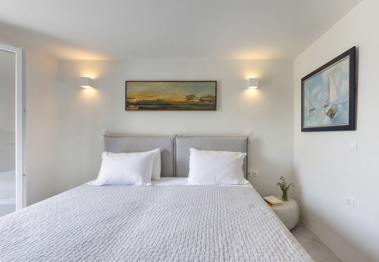 Villa in Ampelas - Beautiful 10-person Family Villa with Great Views 