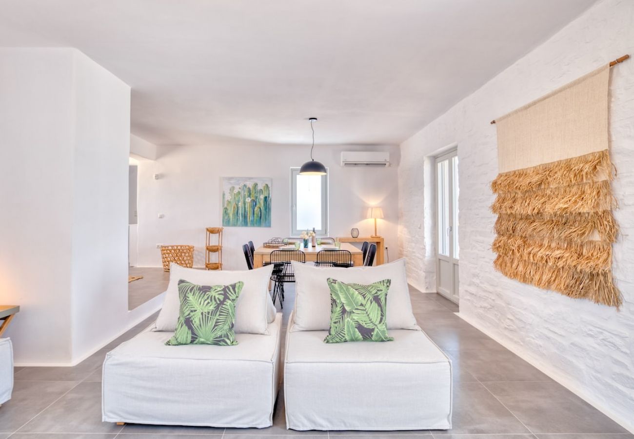 Villa in Xifara - 4BR SEAFRONT GEM. STUNNING & AT TOP LOCATION 