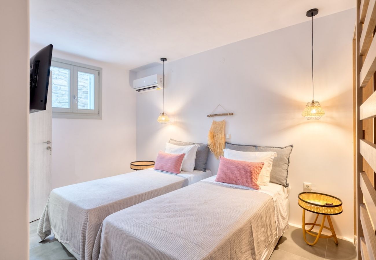 Villa in Xifara - 4BR SEAFRONT GEM. STUNNING & AT TOP LOCATION 