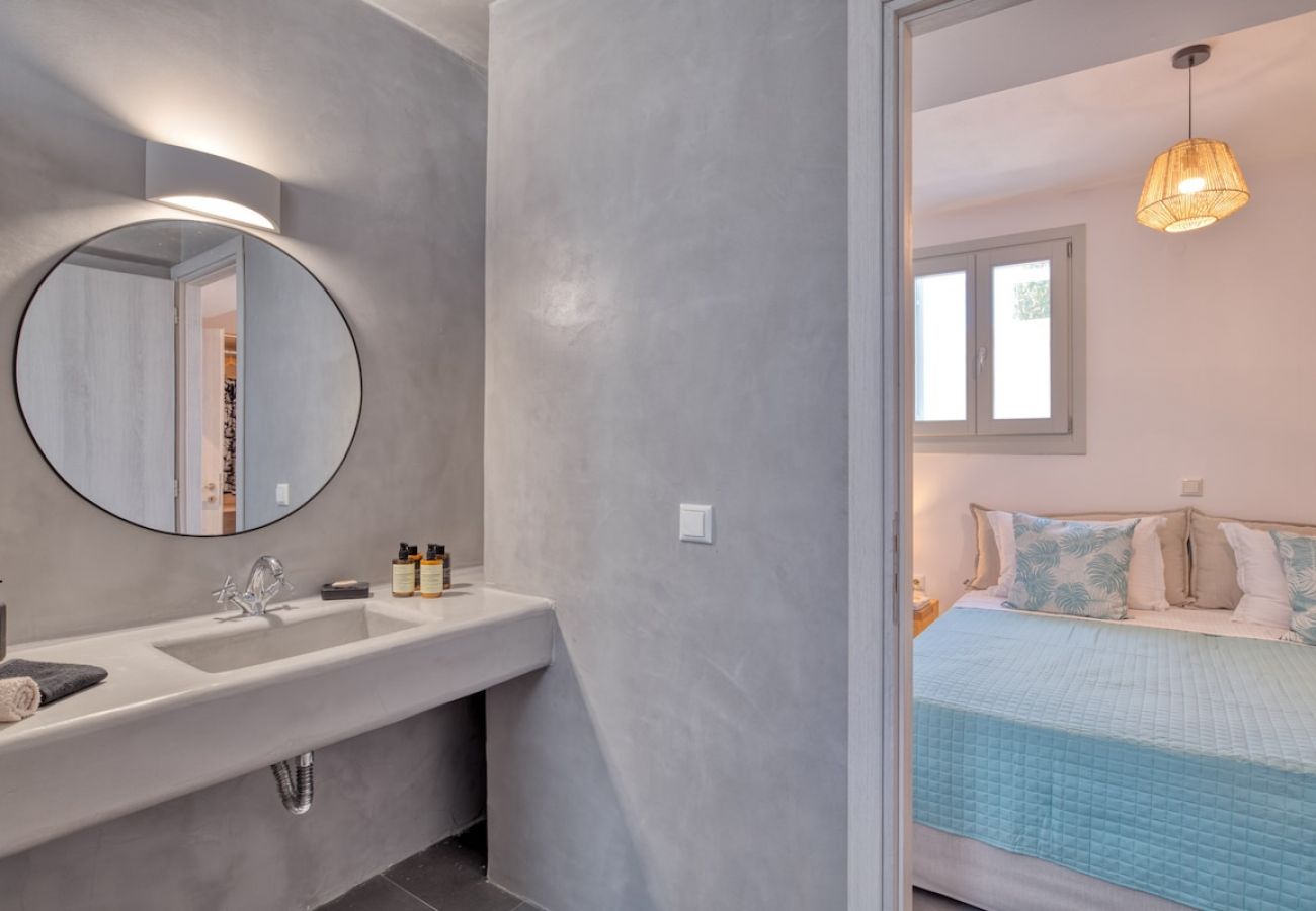 Villa in Xifara - 4BR SEAFRONT GEM. STUNNING & AT TOP LOCATION 