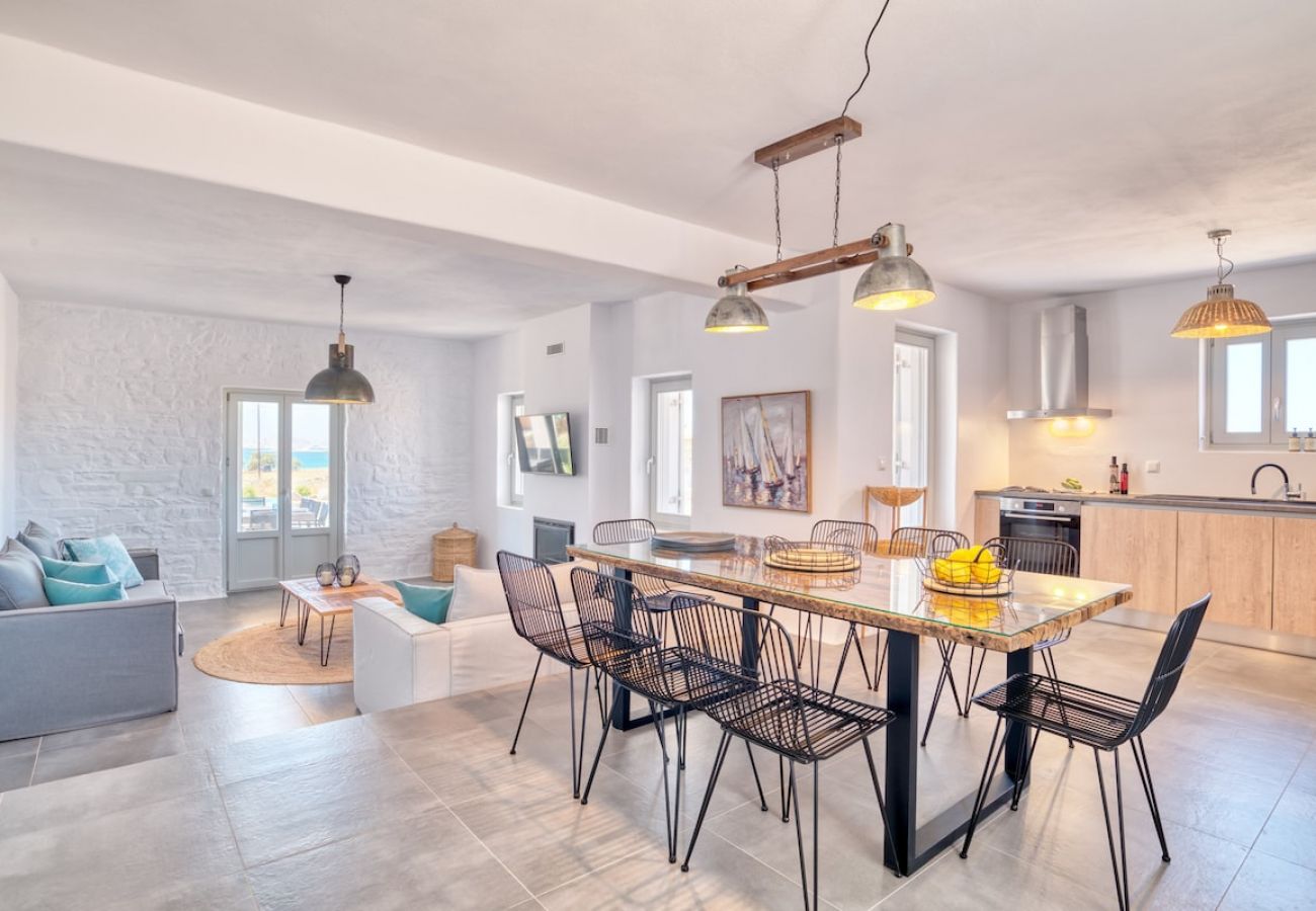 Villa in Xifara - SPECTACULAR 5 BR SEAFRONT VILLA AT PRIME LOCATION 