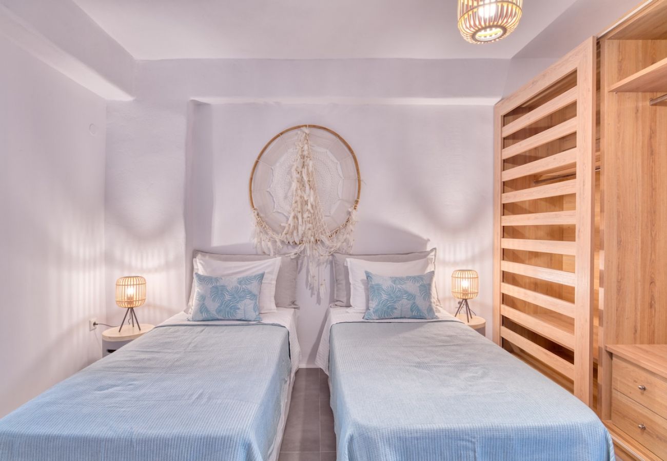 Villa in Xifara - SPECTACULAR 5 BR SEAFRONT VILLA AT PRIME LOCATION 