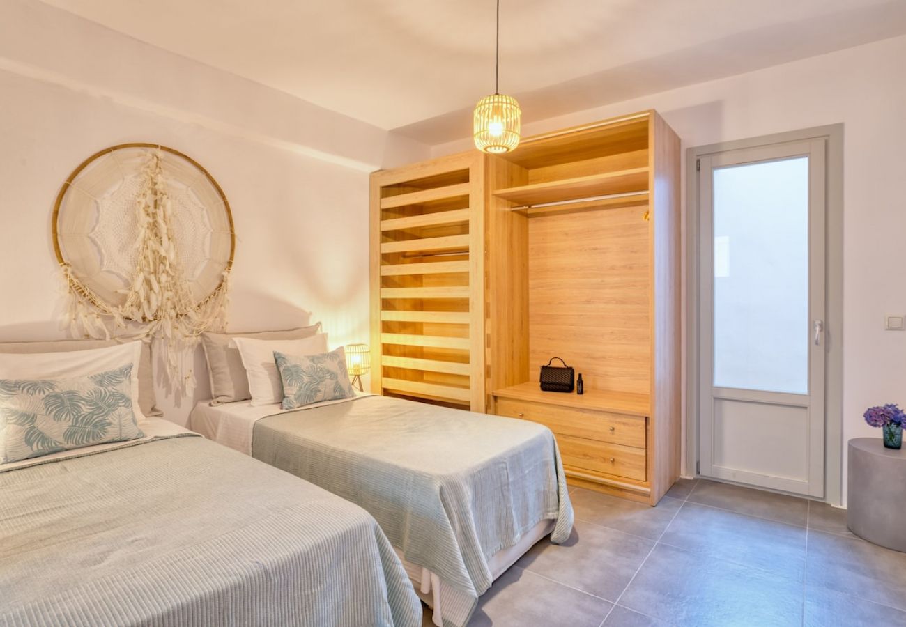 Villa in Xifara - SPECTACULAR 5 BR SEAFRONT VILLA AT PRIME LOCATION 