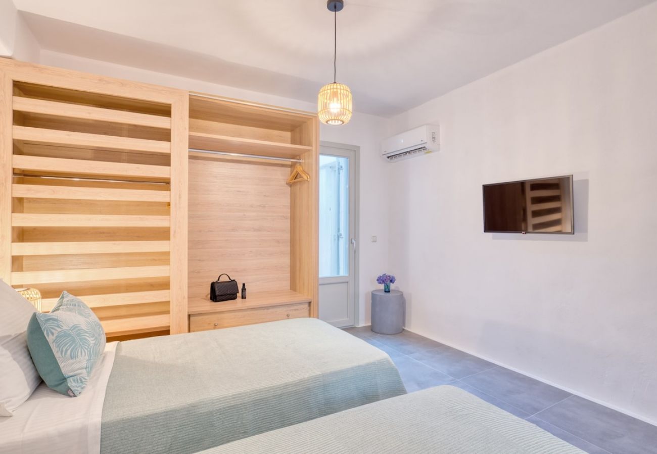 Villa in Xifara - SPECTACULAR 5 BR SEAFRONT VILLA AT PRIME LOCATION 