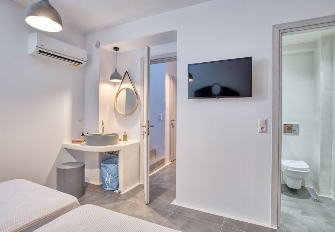 Villa in Xifara - SPECTACULAR 5 BR SEAFRONT VILLA AT PRIME LOCATION 