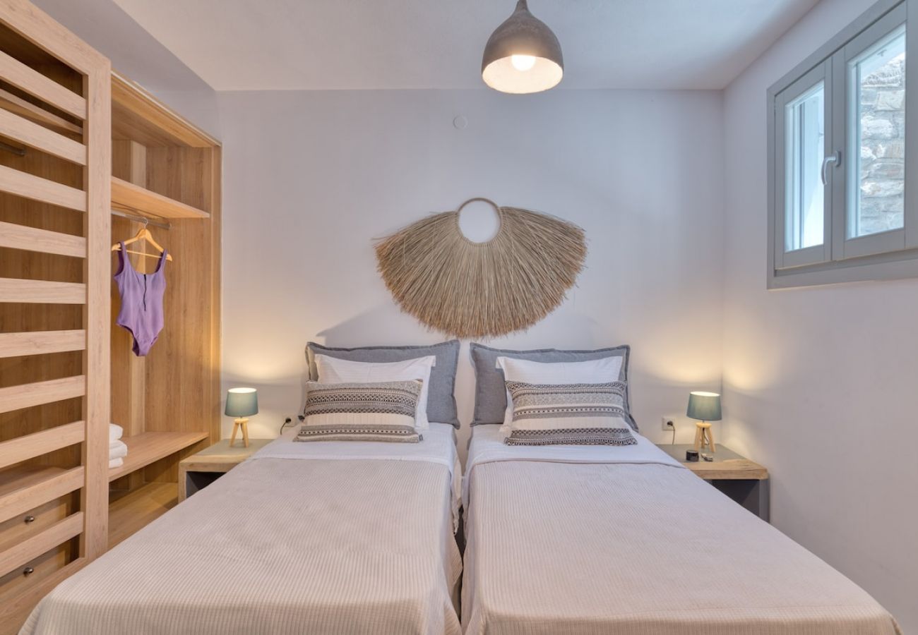 Villa in Xifara - SPECTACULAR 5 BR SEAFRONT VILLA AT PRIME LOCATION 