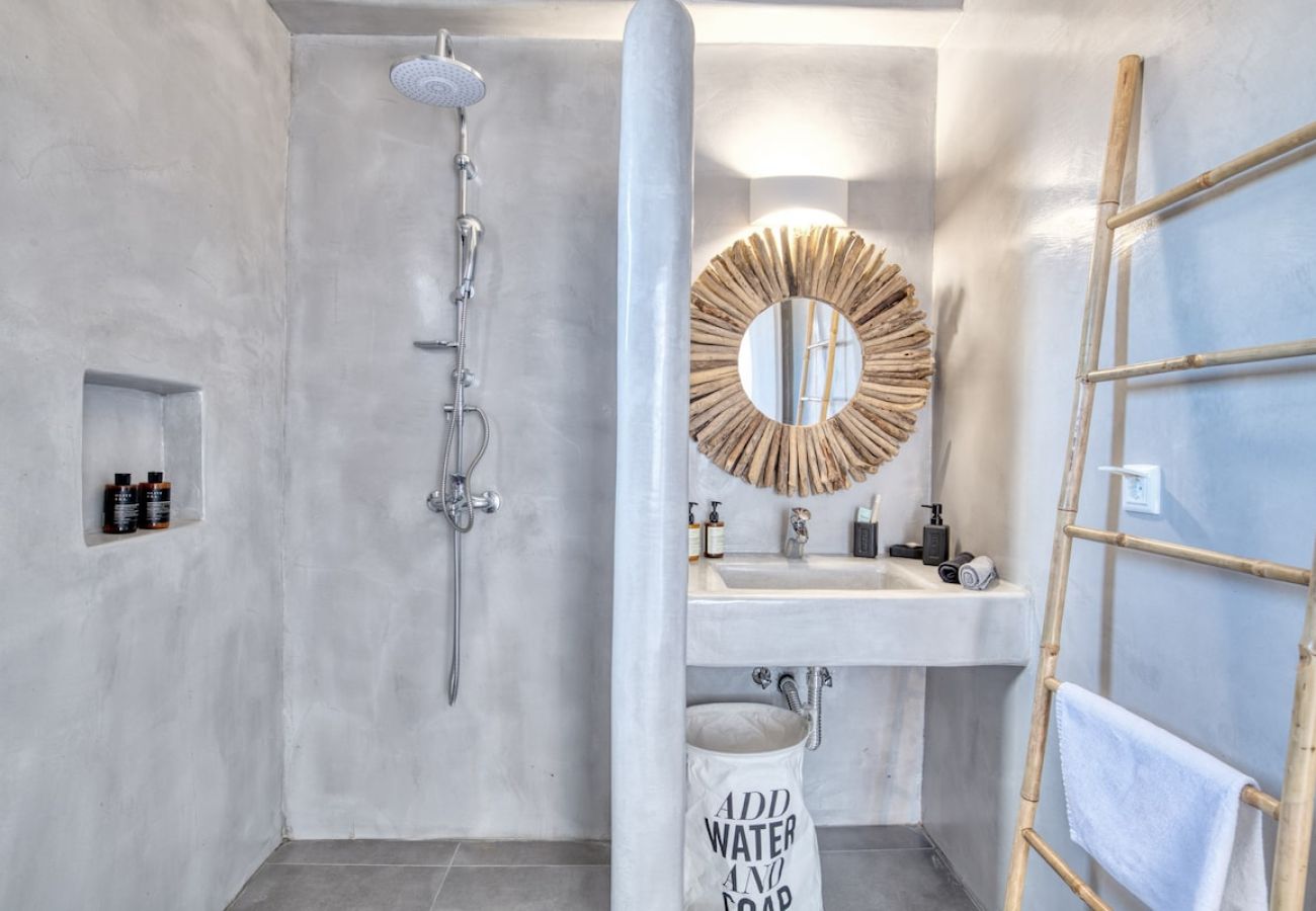 Villa in Xifara - SPECTACULAR 5 BR SEAFRONT VILLA AT PRIME LOCATION 