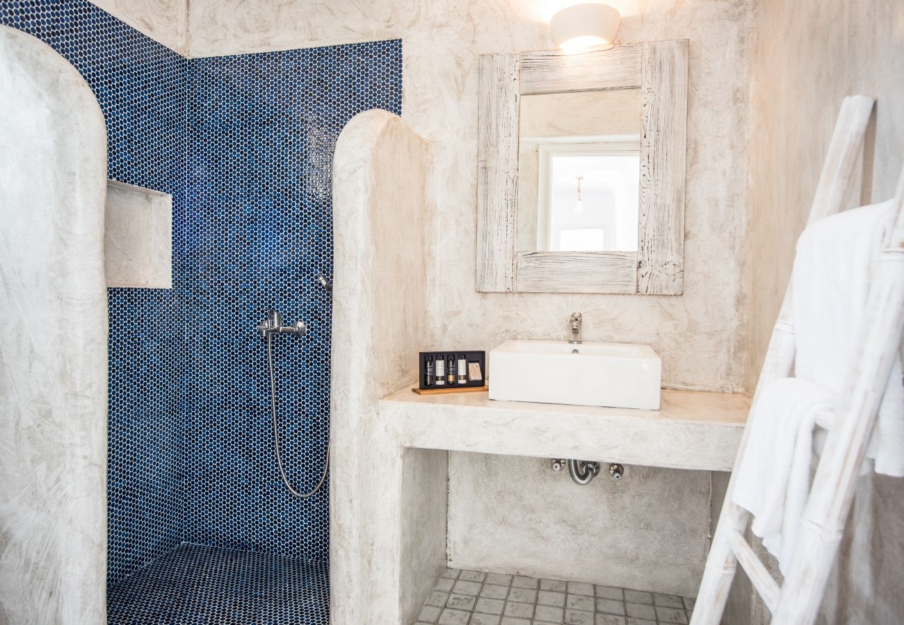 Villa in Xifara - Hip family pool villa, a walk from the beach 