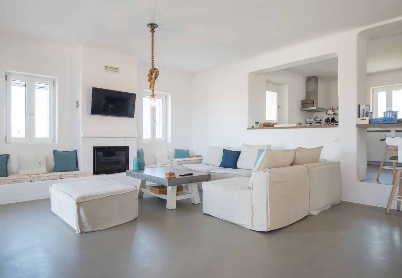 Villa in Xifara - Hip family pool villa, a walk from the beach 