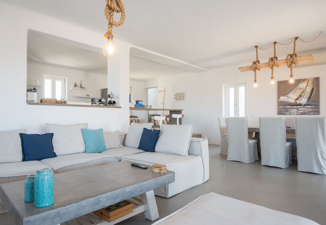 Villa in Xifara - Hip family pool villa, a walk from the beach 