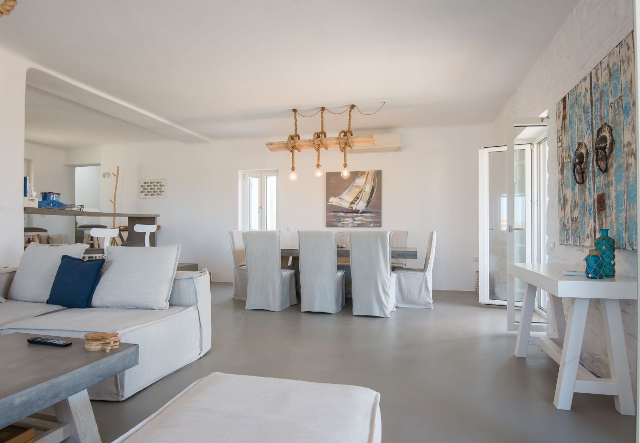 Villa in Xifara - Hip family pool villa, a walk from the beach 