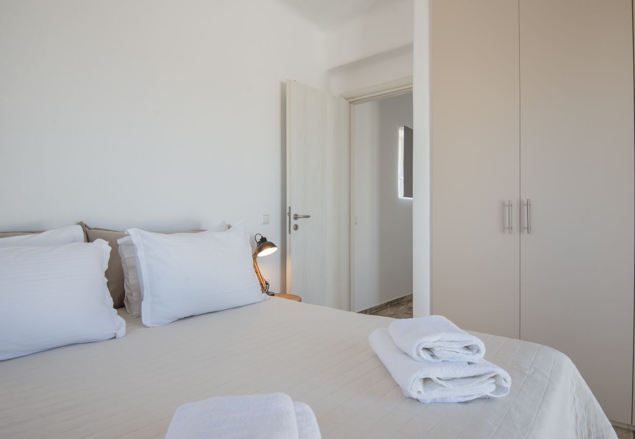 Villa in Xifara - Hip family pool villa, a walk from the beach 