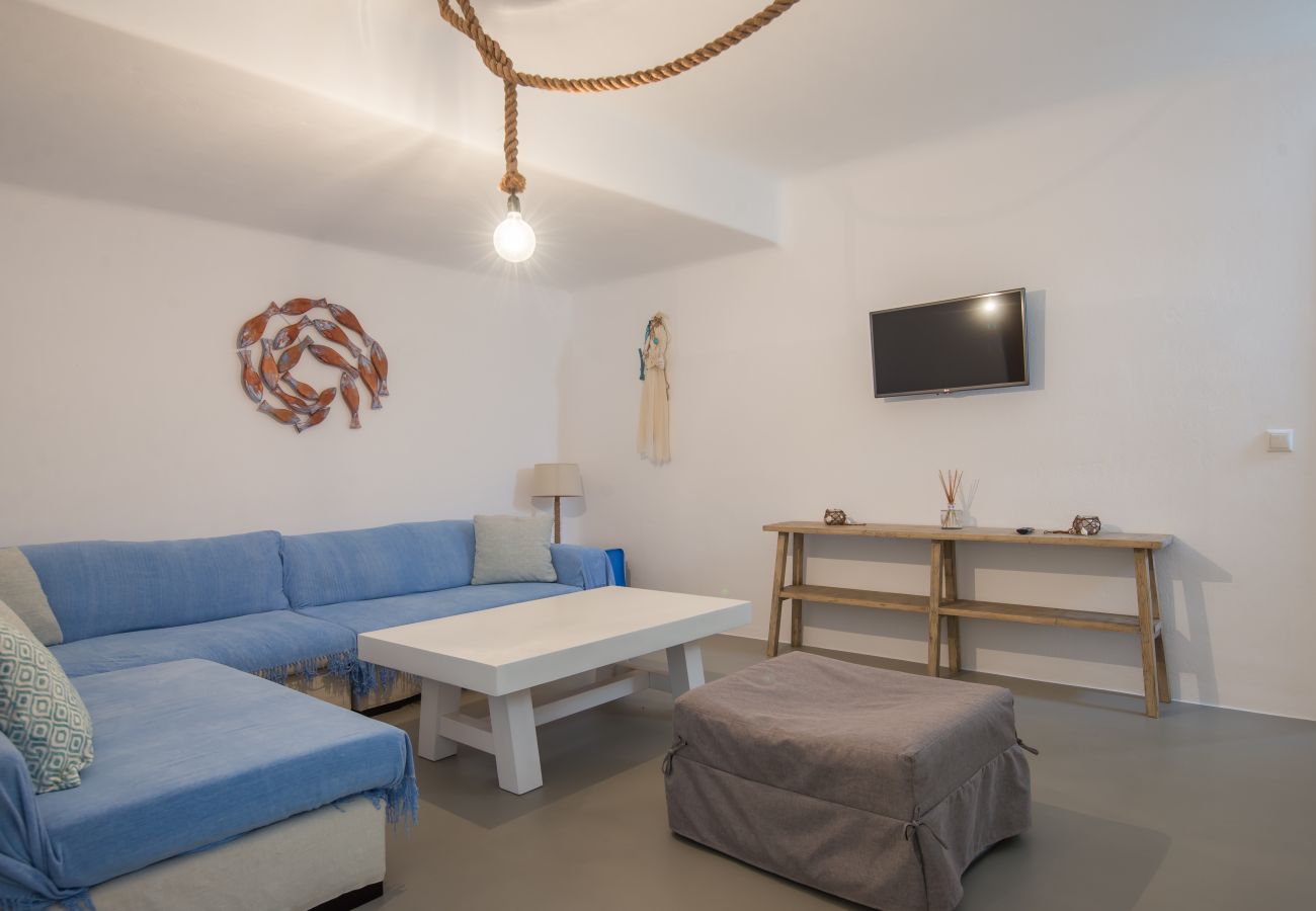 Villa in Xifara - Hip family pool villa, a walk from the beach 