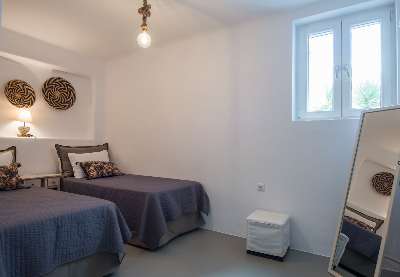 Villa in Xifara - Hip family pool villa, a walk from the beach 