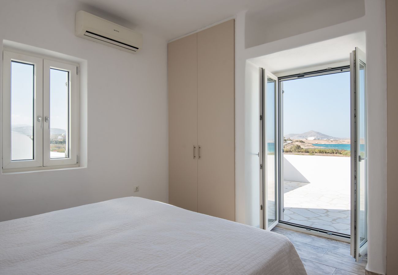 Villa in Xifara - Hip family pool villa, a walk from the beach 