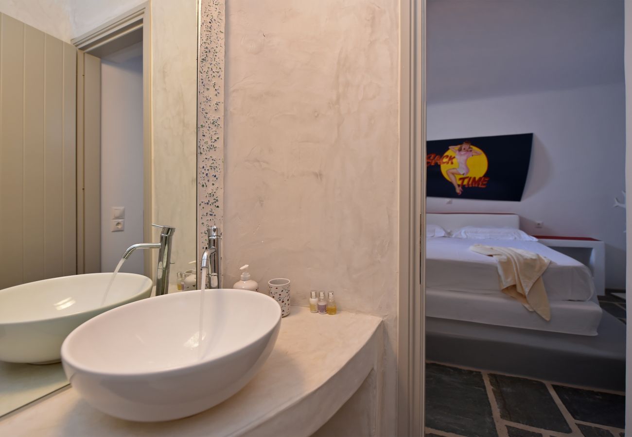 Villa in Naousa - Deluxe Villa - Infinity Pool & Helipad 