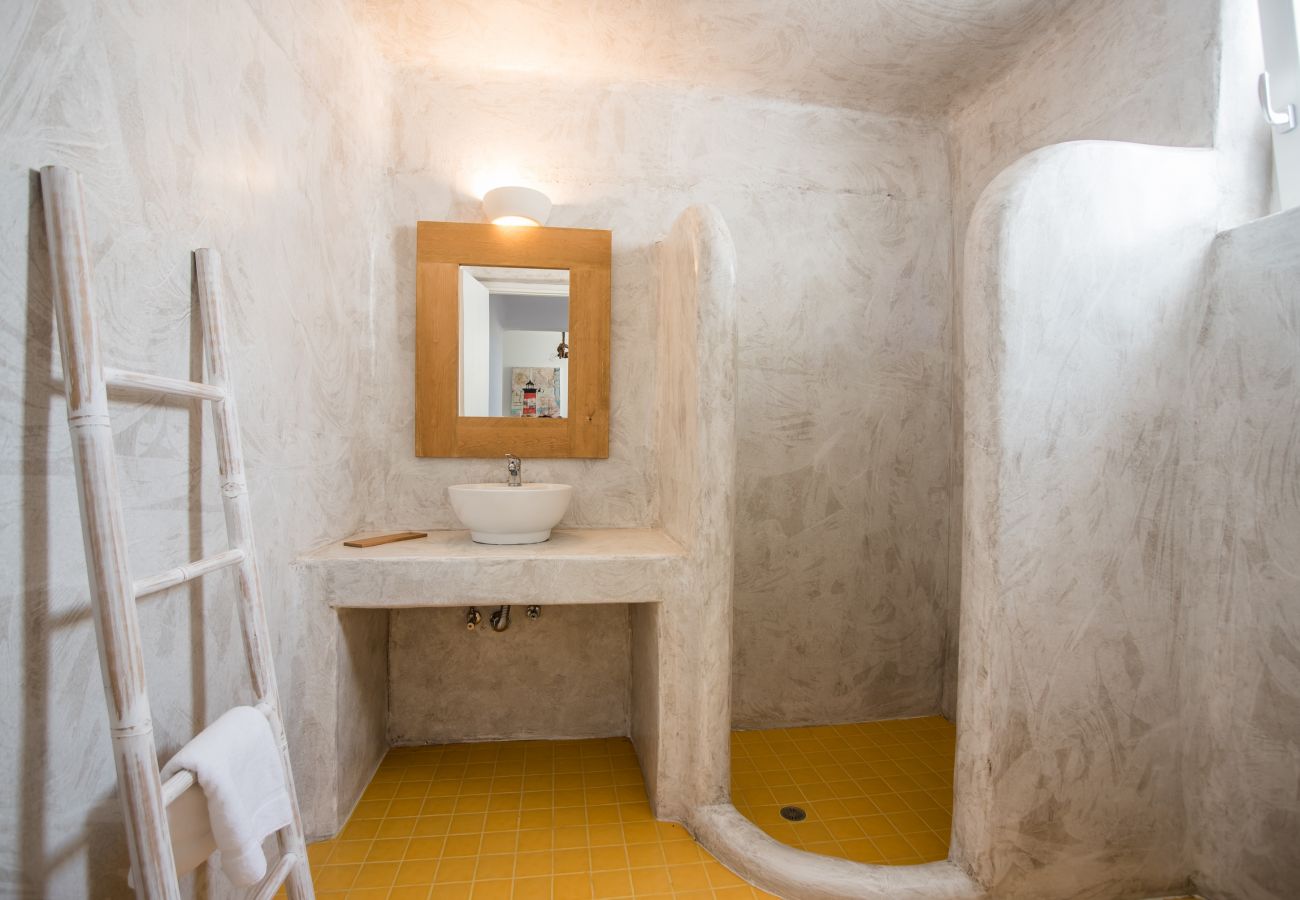 Villa in Xifara - Fabulous pool villa, steps from the beach 