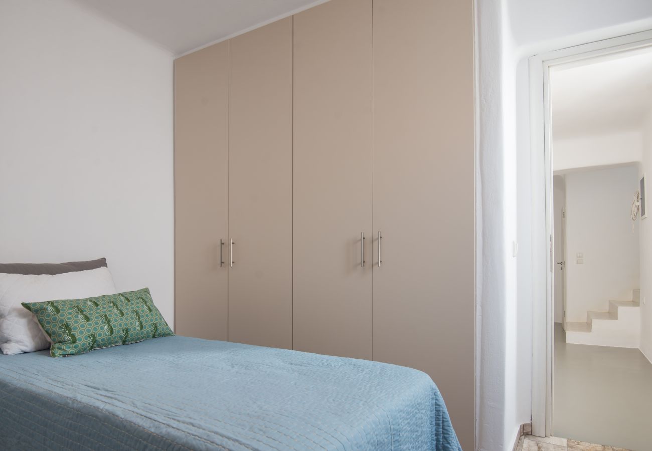 Villa in Xifara - Fabulous pool villa, steps from the beach 