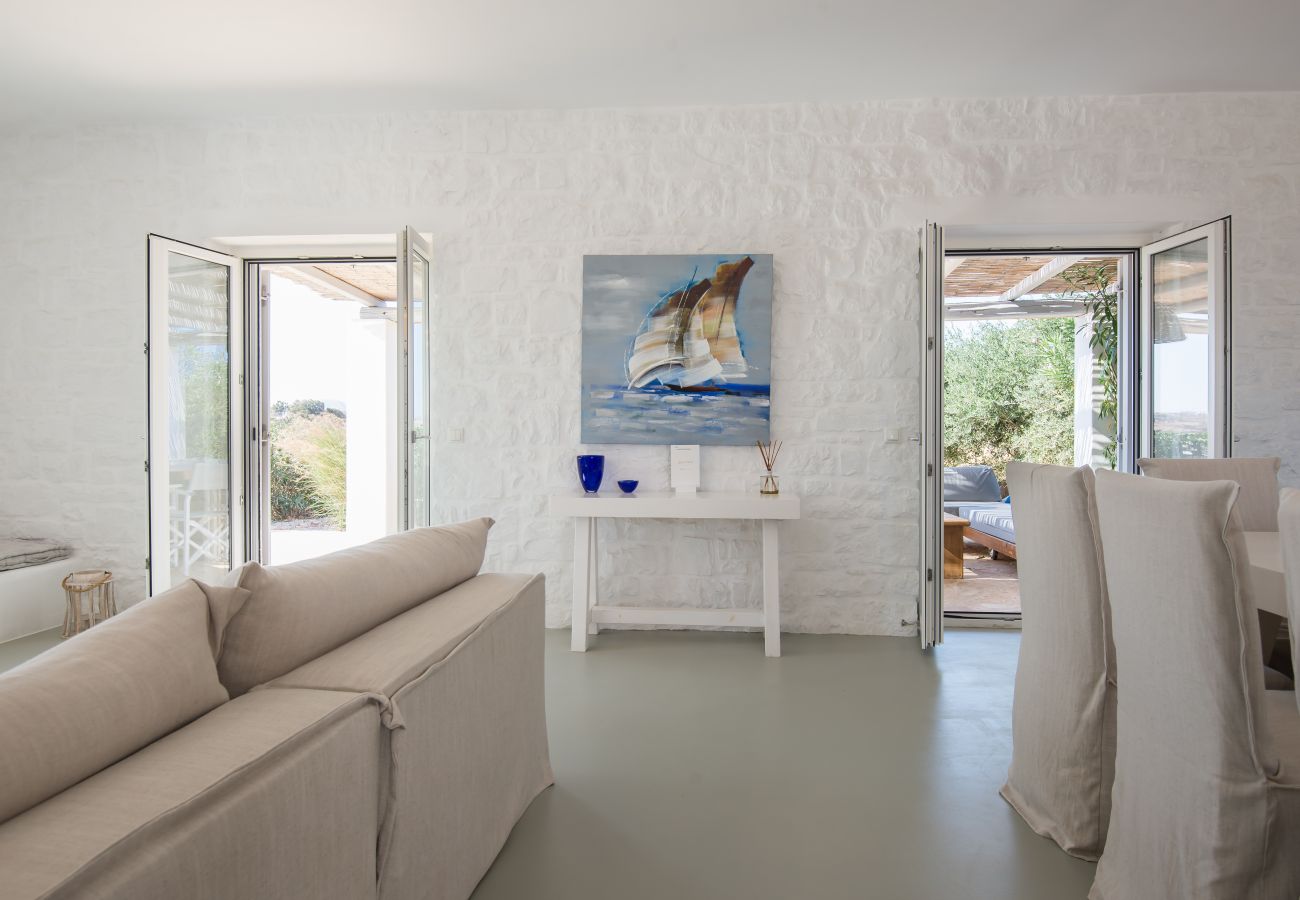 Villa in Xifara - Fabulous pool villa, steps from the beach 