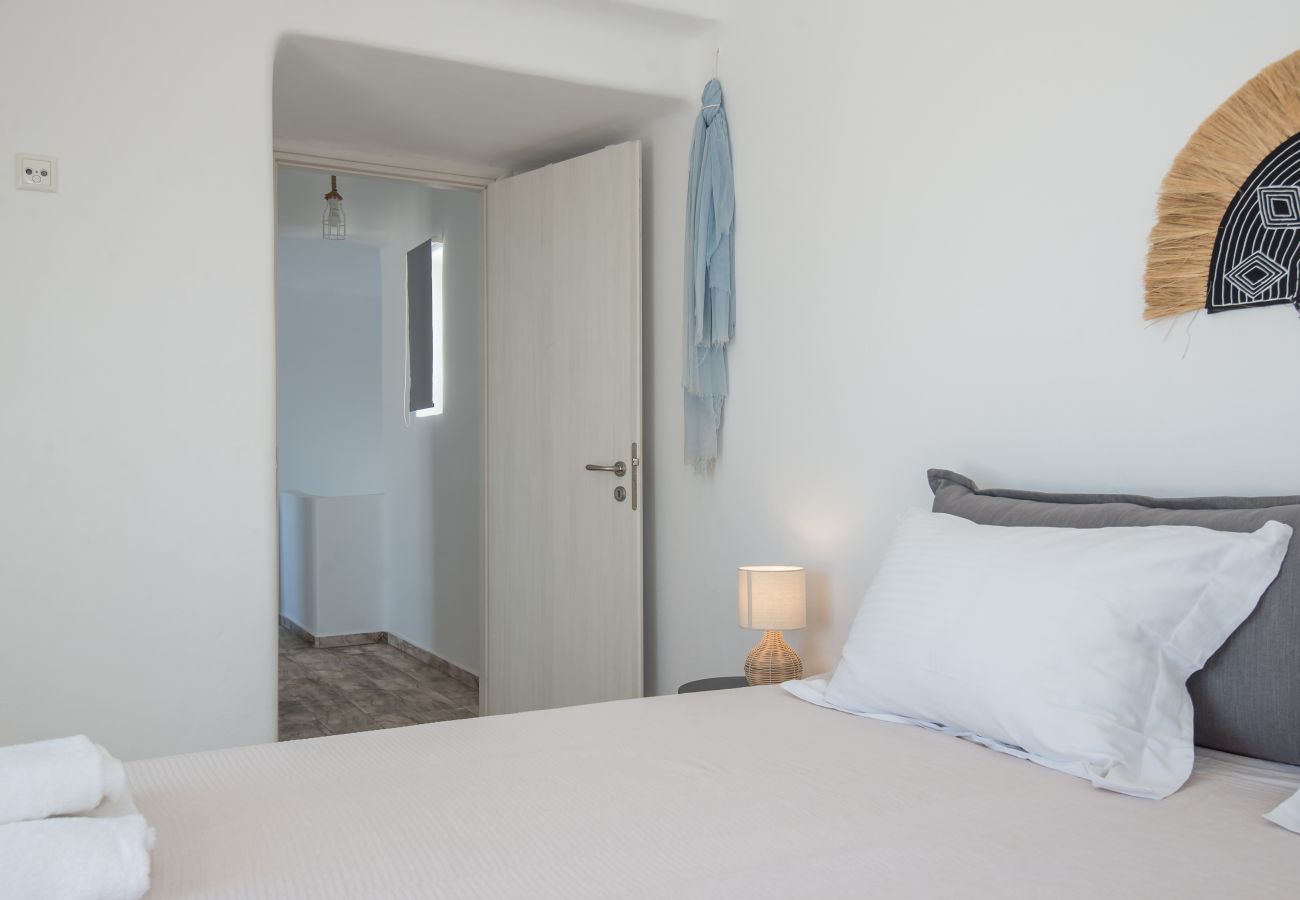 Villa in Xifara - Fabulous pool villa, steps from the beach 