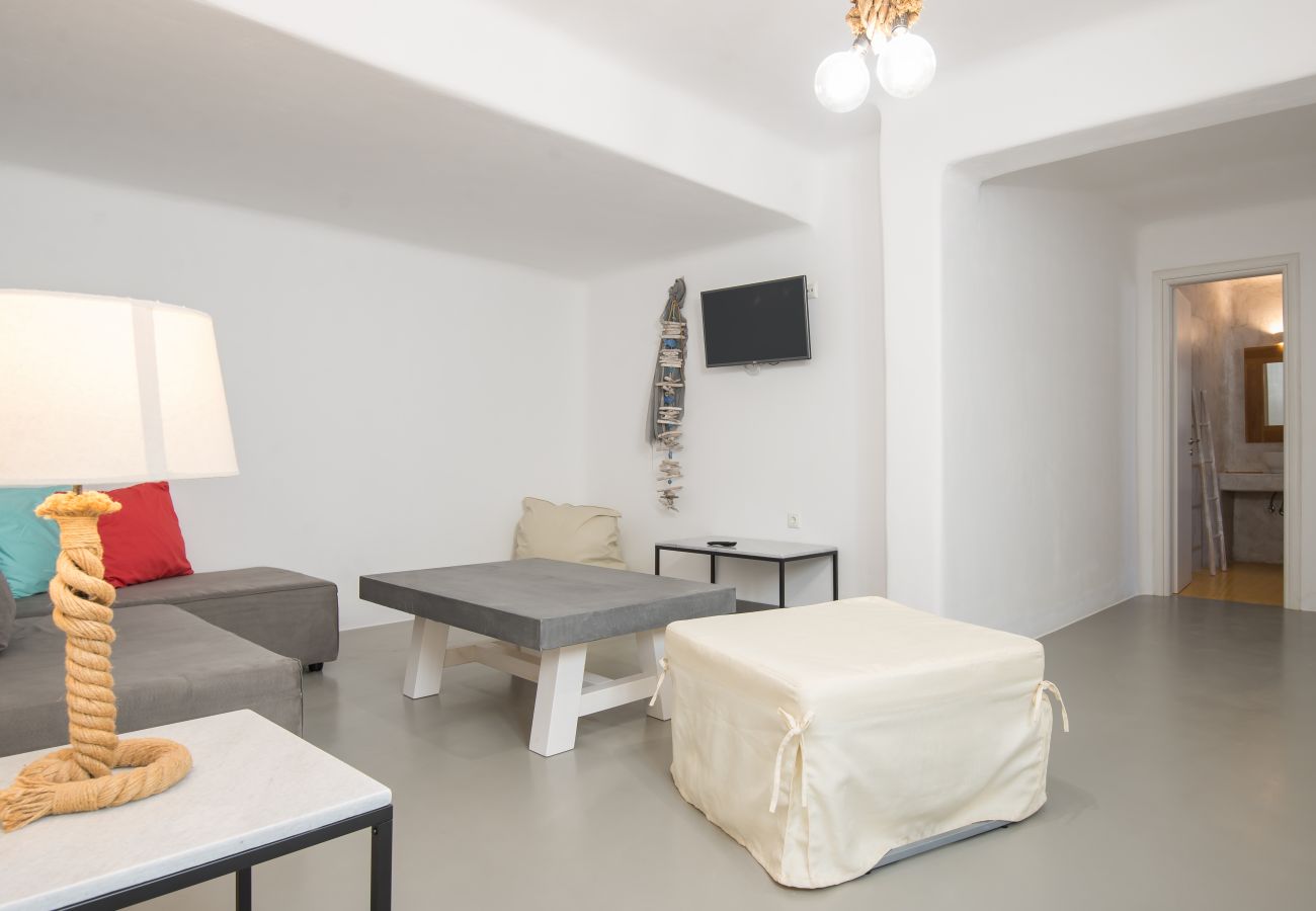 Villa in Xifara - Fabulous pool villa, steps from the beach 