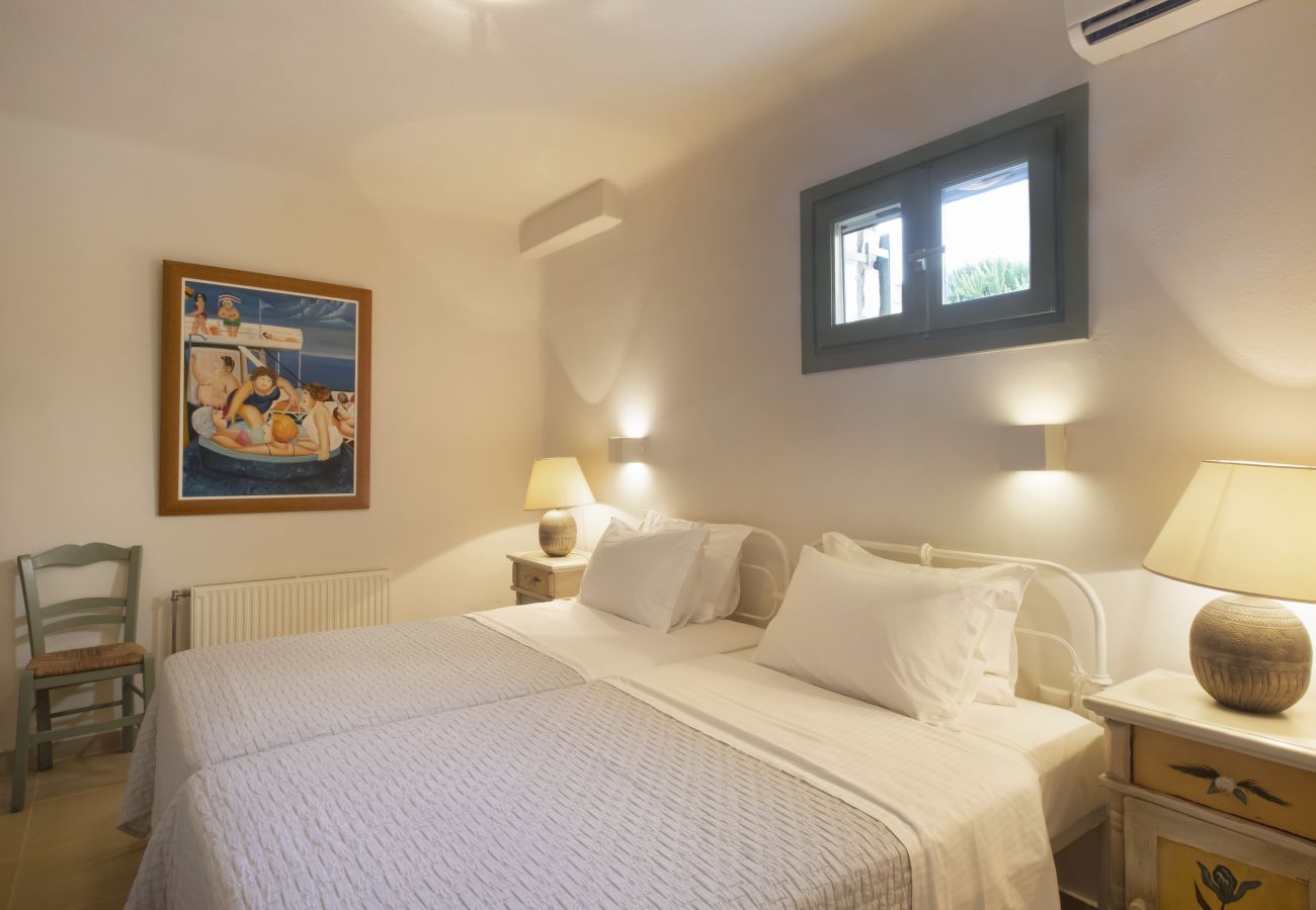 Villa in Ampelas - Ideal family Villa for 8 - Pool, Sea Views 