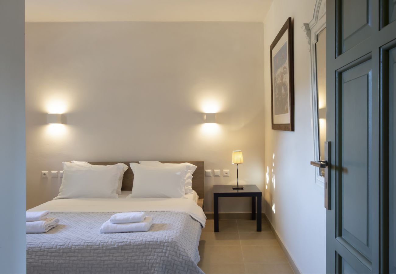 Villa in Ampelas - Ideal family Villa for 8 - Pool, Sea Views 