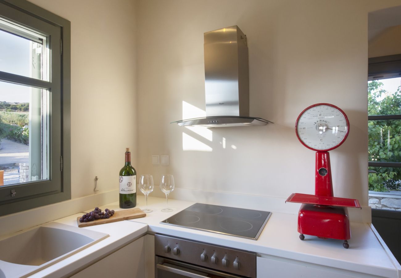 Villa in Ampelas - Ideal family Villa for 8 - Pool, Sea Views 