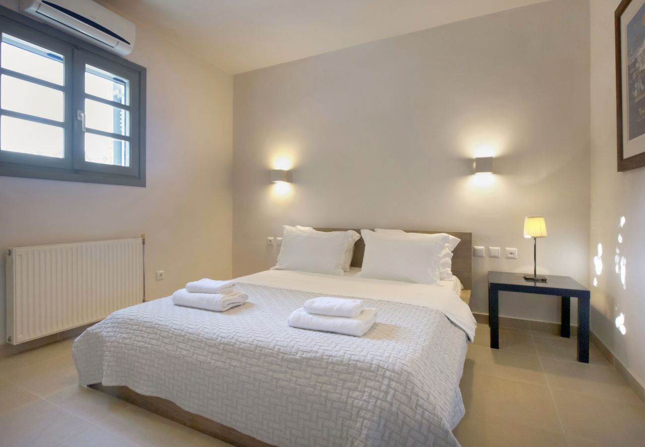 Villa in Ampelas - Ideal family Villa for 8 - Pool, Sea Views 