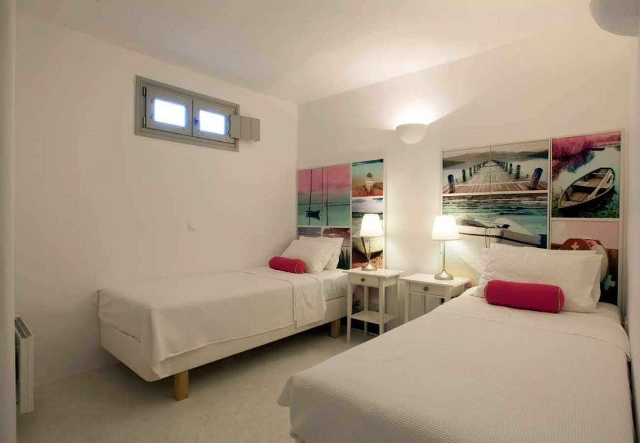 Villa in Santa Maria - Kallisti Villas - An oasis for 22 people 