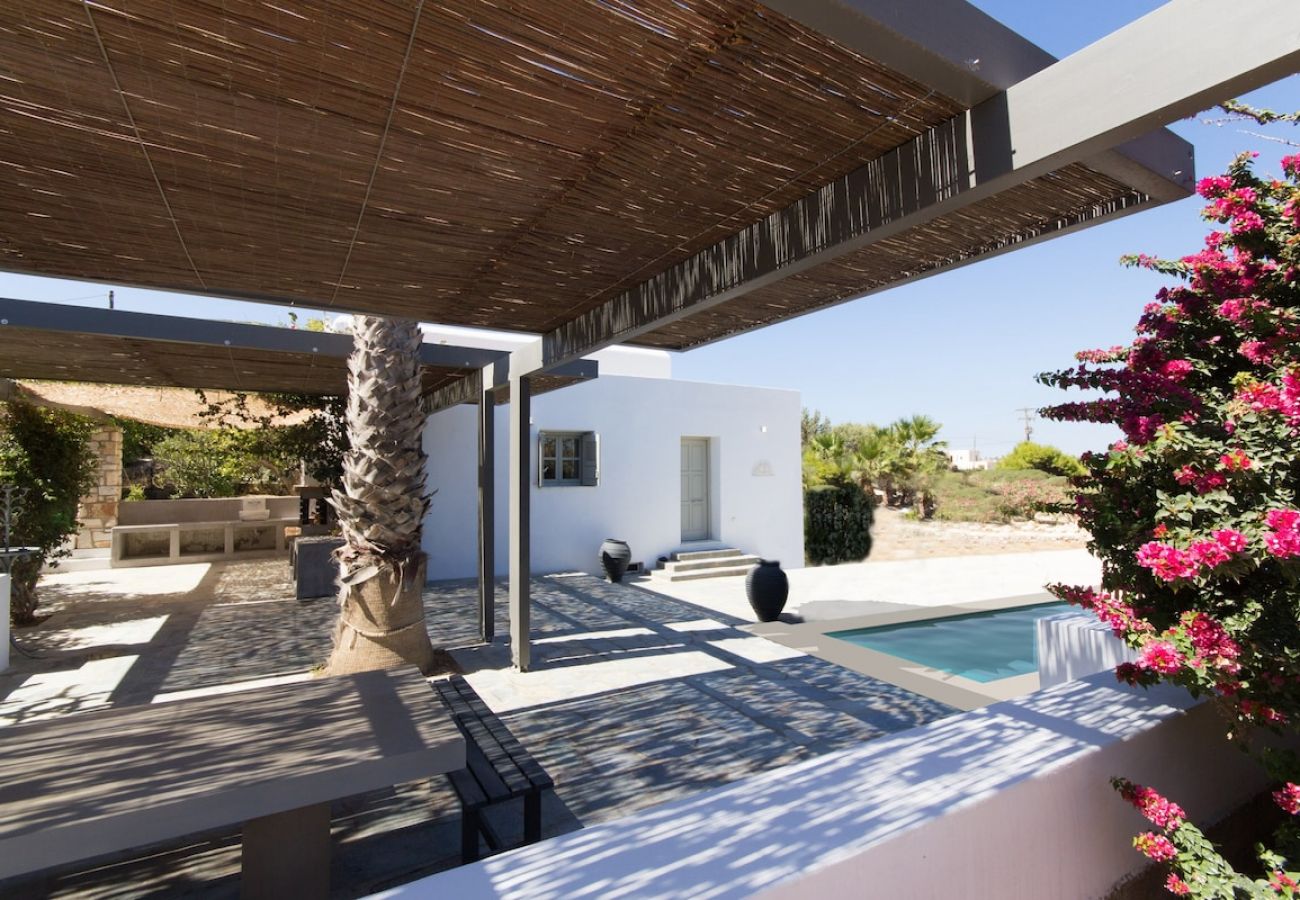 Villa in Ampelas - Elegant villa, sea views, designer renovation 