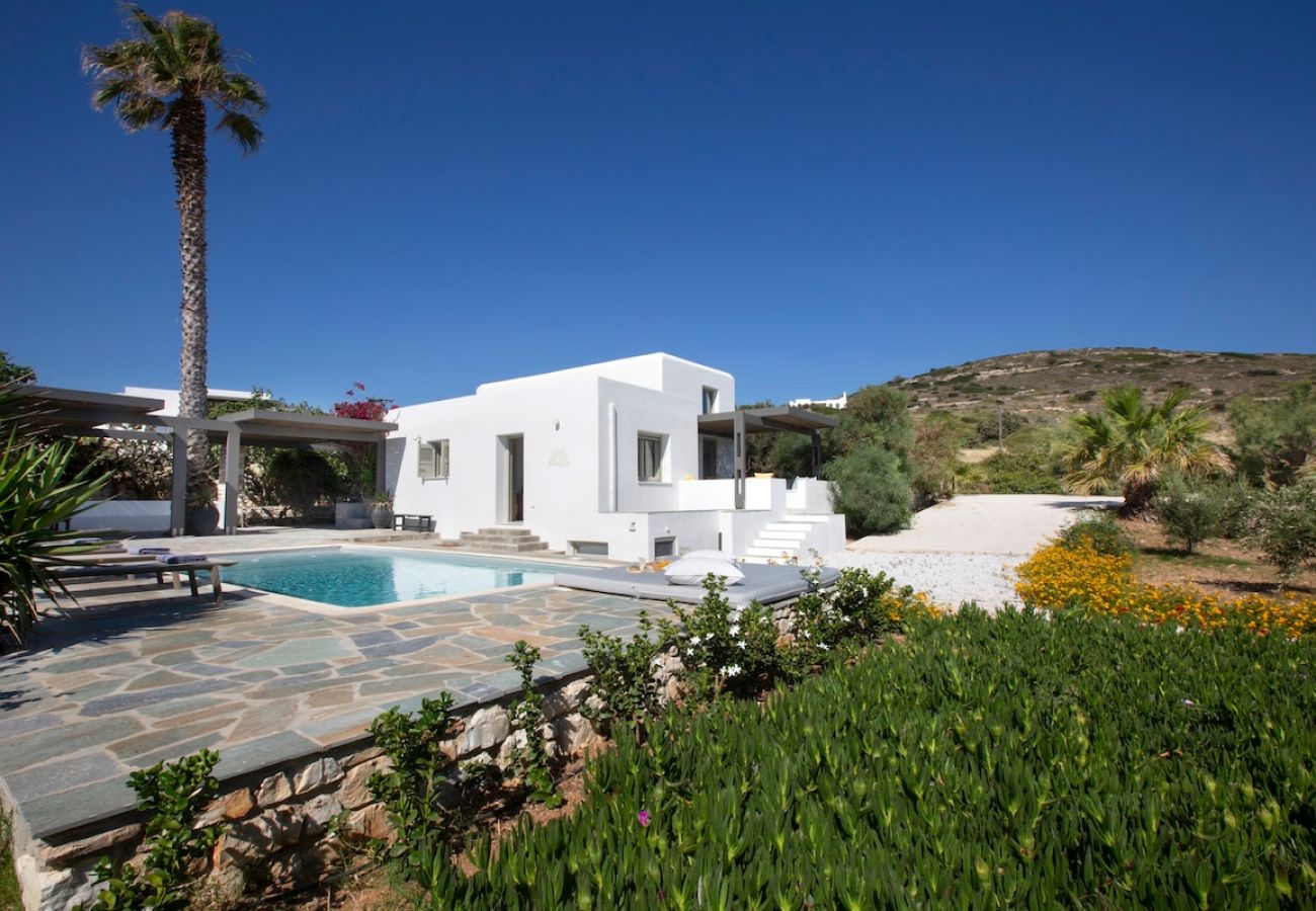 Villa in Ampelas - Elegant villa, sea views, designer renovation 