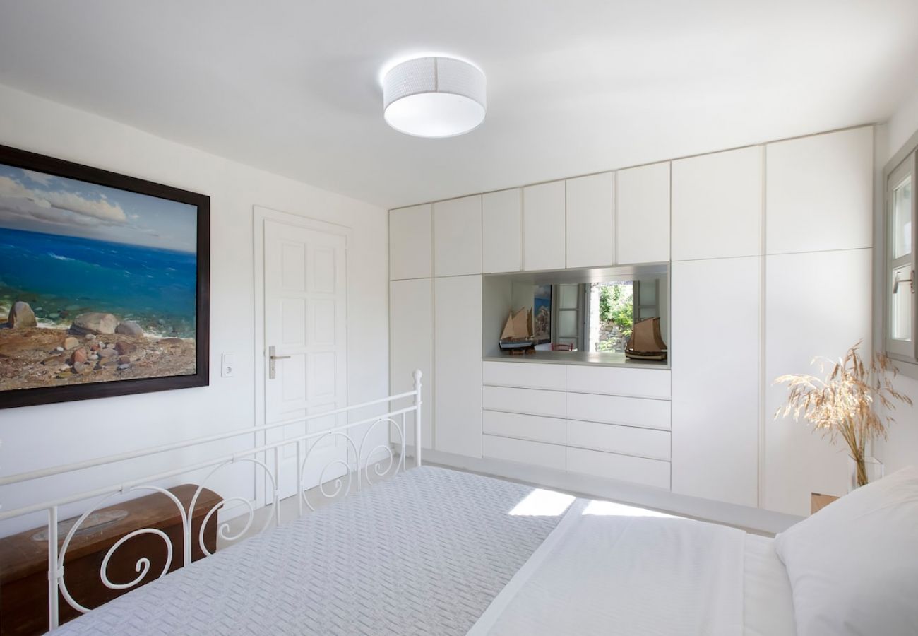 Villa in Ampelas - Elegant villa, sea views, designer renovation 