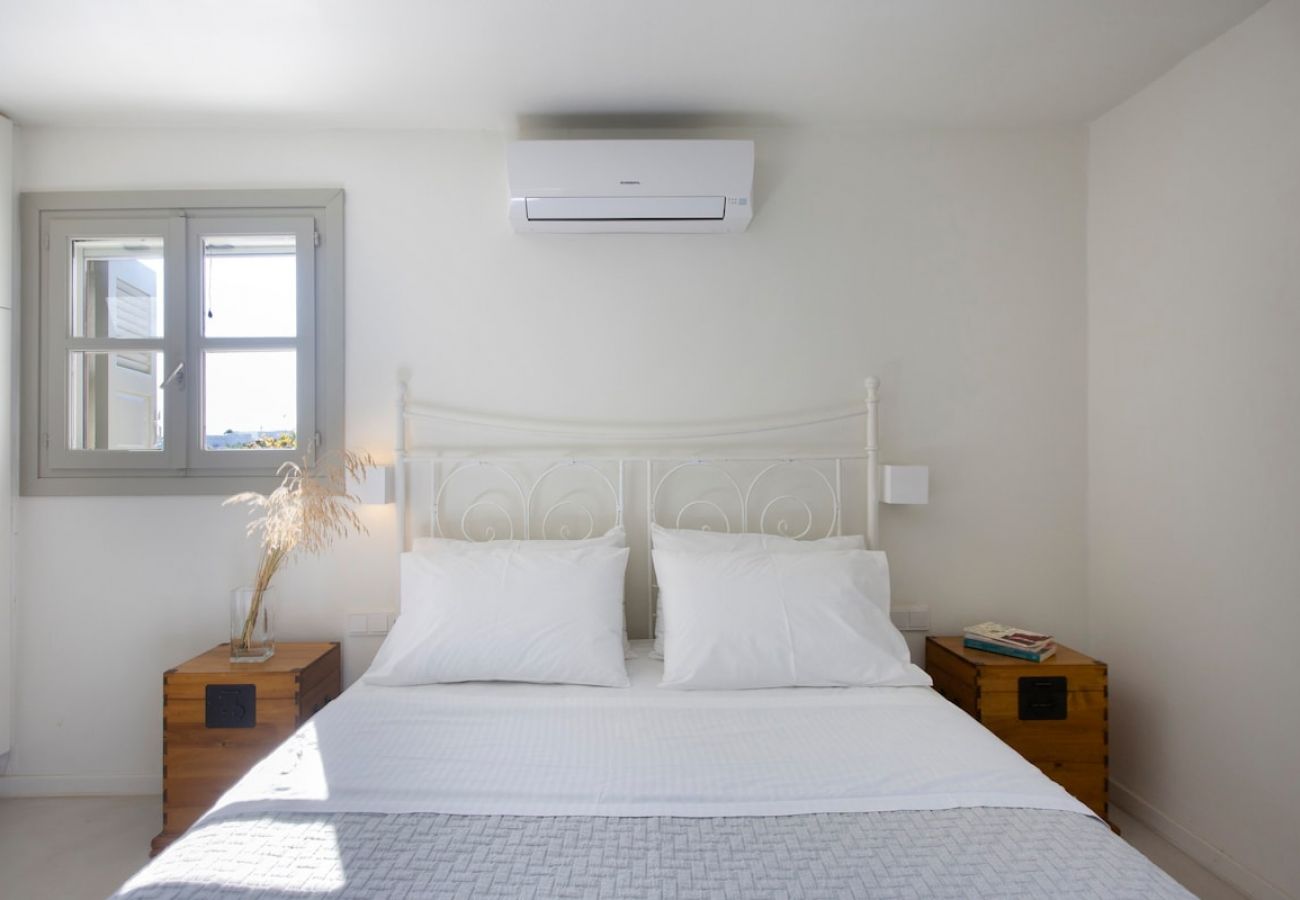 Villa in Ampelas - Elegant villa, sea views, designer renovation 