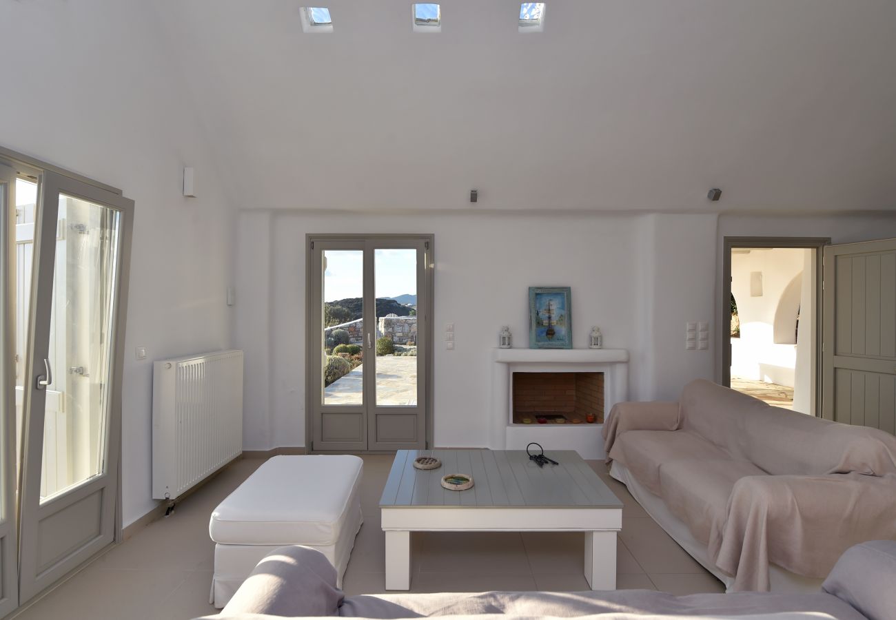 Villa in Naousa - Gorgeous pool villa, stunning sea views, helipad! 