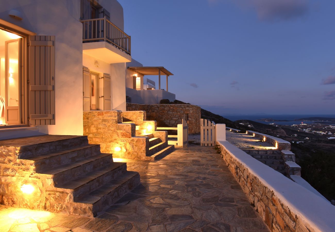 Villa in Naousa - Gorgeous pool villa, stunning sea views, helipad! 