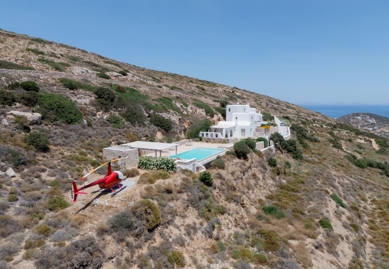 Villa in Naousa - Gorgeous pool villa, stunning sea views, helipad! 